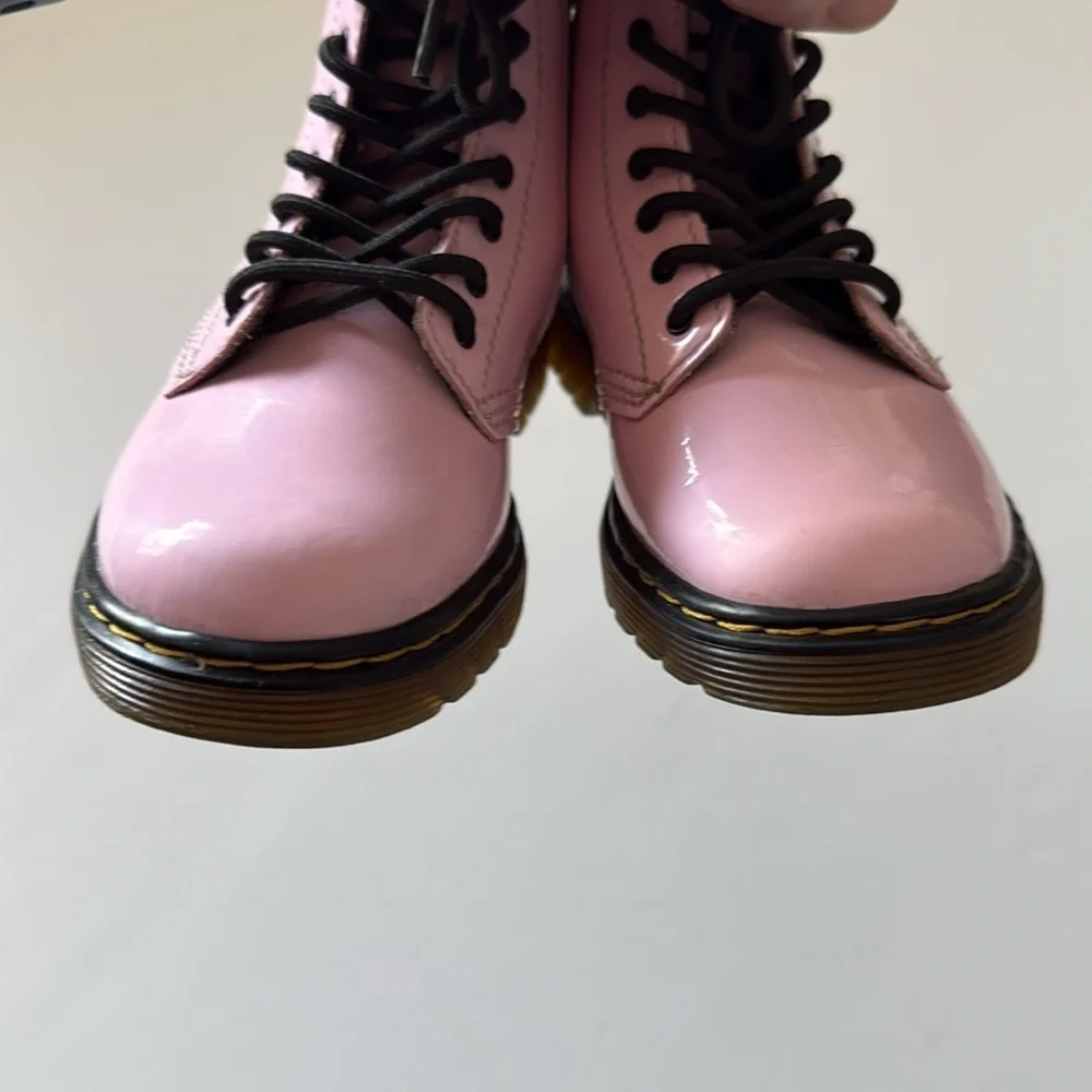 Dr. Martens 1460 8 eye patent leather pink little kids boots size 10 EUC